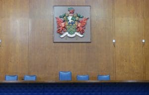 Gwyliwch ein cyfarfodydd wyneb yn wyneb neu ar-lein