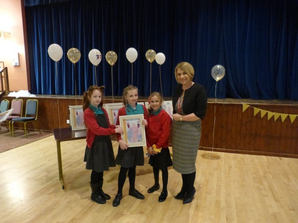 Gwobrau Siarter Iaith i ysgolion Wrecsam a Sir y Fflint