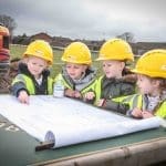 Mae gwaith yn mynd rhagddo yn ysgol Parc Borras i greu ysgolion Cynradd Cymunedol a Chyfrwng Cymraeg