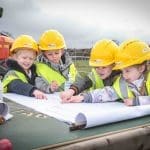 Mae gwaith yn mynd rhagddo yn ysgol Parc Borras i greu ysgolion Cynradd Cymunedol a Chyfrwng Cymraeg