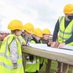 Mae gwaith yn mynd rhagddo yn ysgol Parc Borras i greu ysgolion Cynradd Cymunedol a Chyfrwng Cymraeg