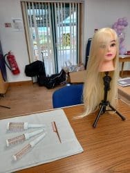 Busnes Menter Gymdeithasol Gwallt a Harddwch bellach ar agor yn Wrecsam