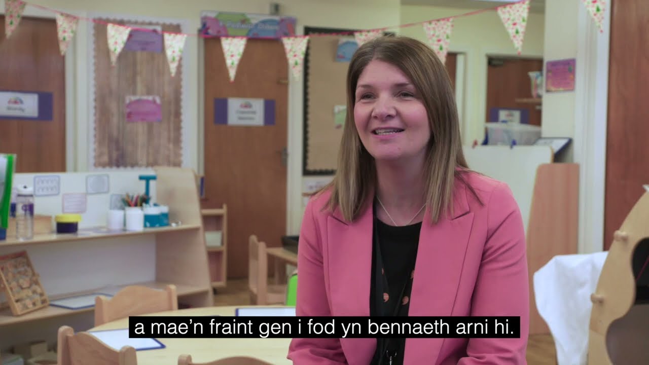 Ymgeisio am le mewn dosbarth meithrin i’ch plenty?