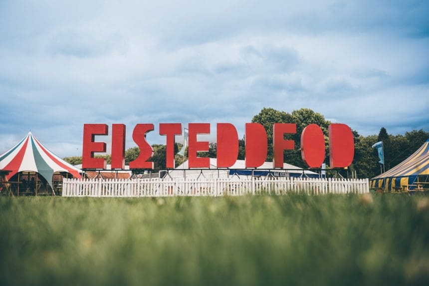 Llongyfarchiadau Lili Mai Jones, Elen Mai Nefydd, Mark Lewis Jones ac Glesni Llwyd Carter a fu'n cael ei dderbyn i'r orsedd yn Eisteddfod Wrecsam eleni.