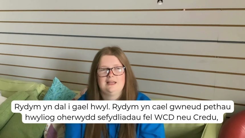 Gwyliwch: Safbwyntiau terfynol gan ofalwr ifanc