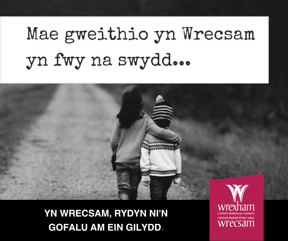 Mae gweithio yn Wrecsam yn fwy na swydd. Yn wrecsam, rydyn ni'n gofalu am ein gilydd.
