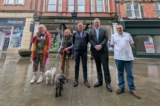 Adfywio treftadaeth barhaus yn cefnogi adeiladau allweddol yn Ardal Gadwraeth Wrecsam