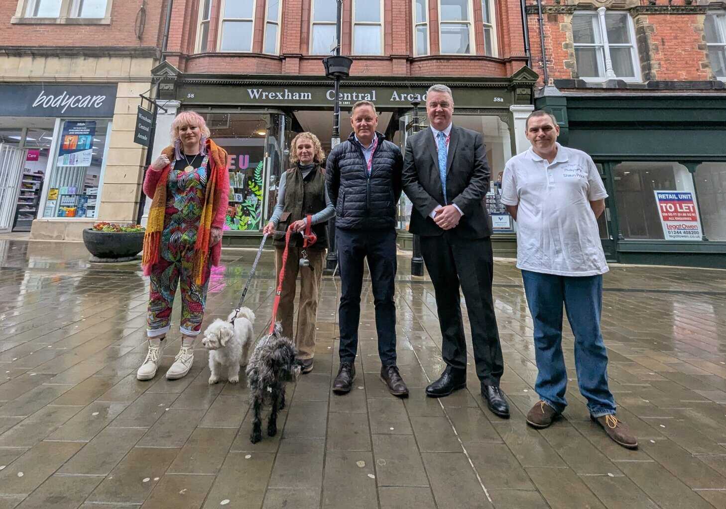 Adfywio treftadaeth barhaus yn cefnogi adeiladau allweddol yn Ardal Gadwraeth Wrecsam