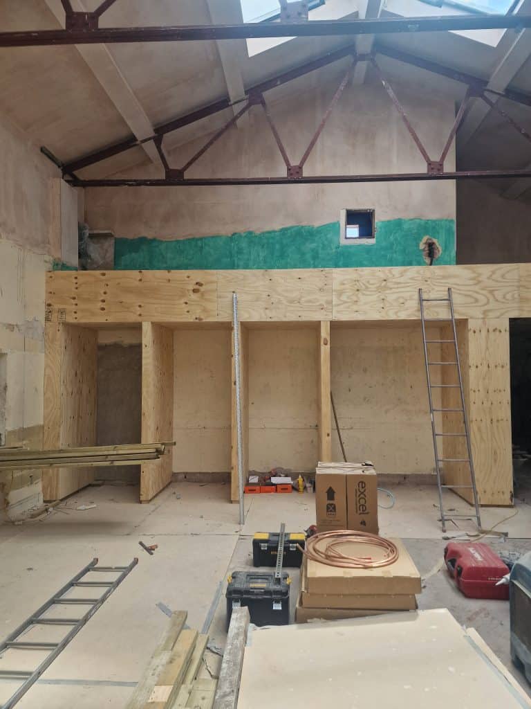 Pwerdy diwydiannau creadigol yn agor cyn bo hir yn yr Hen Lyfrgell