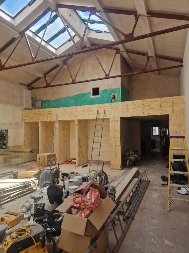 Pwerdy diwydiannau creadigol yn agor cyn bo hir yn yr Hen Lyfrgell