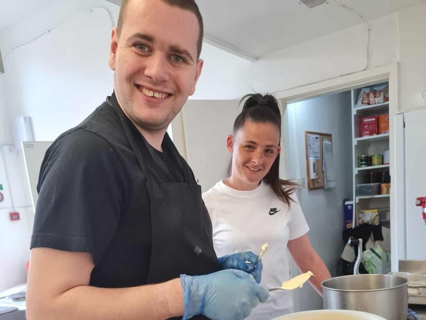 Da i fusnes, da i gymdeithas: mae cyflogi rhywun ag anabledd dysgu yn gwneud synnwyr perffaith