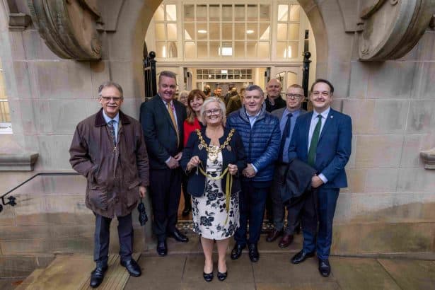 Hyb diwydiannau creadigol wedi agor yn swyddogol yn Wrecsam