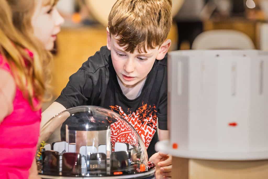 Mae AaGIC yn partneru gyda Xplore! Canolfan Darganfod Gwyddoniaeth i ysbrydoli'r genhedlaeth nesaf o weithwyr proffesiynol gwyddor gofal Iechyd