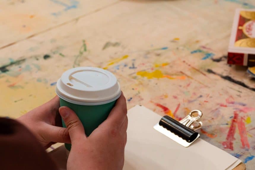 Croeso Cynnes yn Tŷ Pawb –– Gweithgaredd Crefft Gofod Cynnes Wythnosol Am Ddim gyda Phryd Poeth!