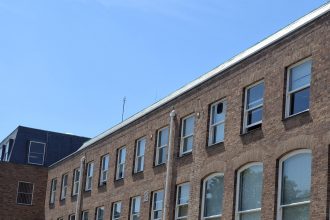 Erlyniad llwyddiannus mewn perthynas â niwsans sŵn difrifol