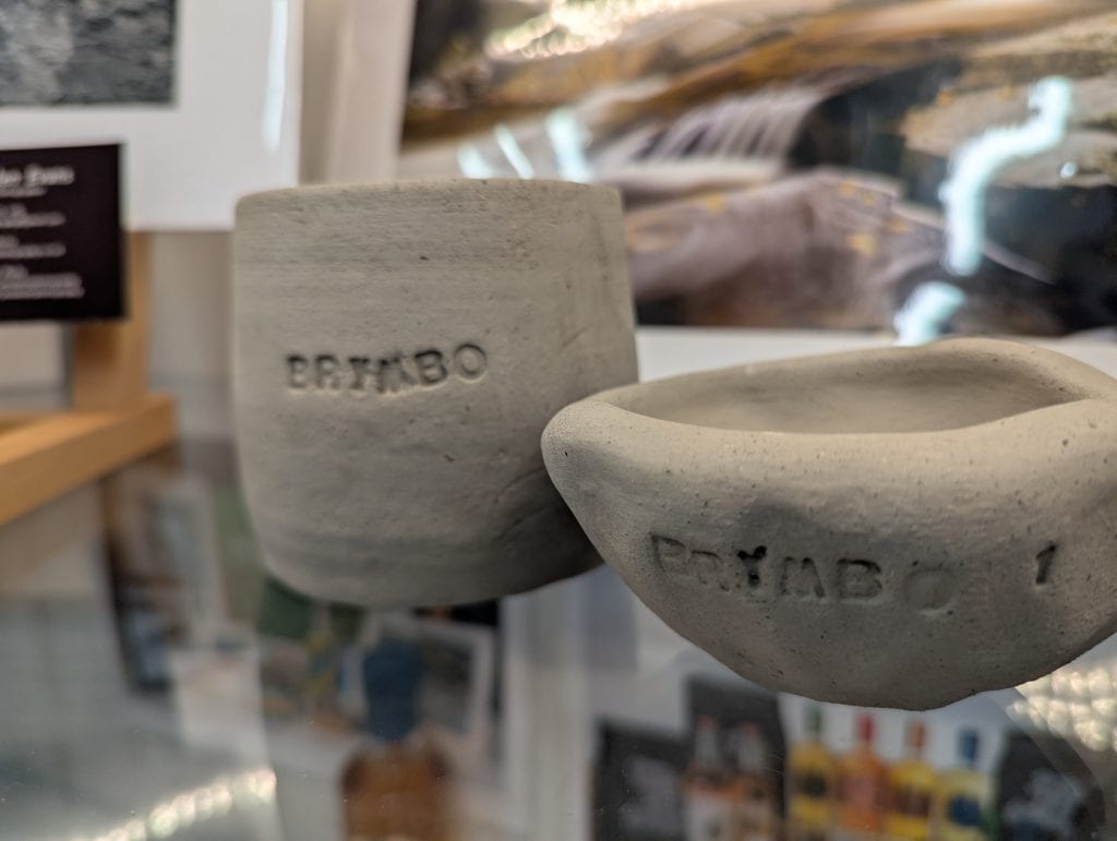 300 miliwn o flynyddoedd o hanes Wrecsam mewn arddangosfa yn y Ganolfan Gwybodaeth i Ymwelwyr