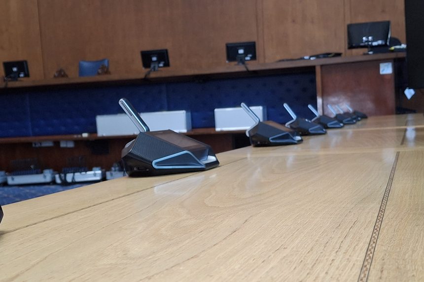 Allech chi fod yn aelod nesaf o bwyllgor annibynnol Cyngor Wrecsam?