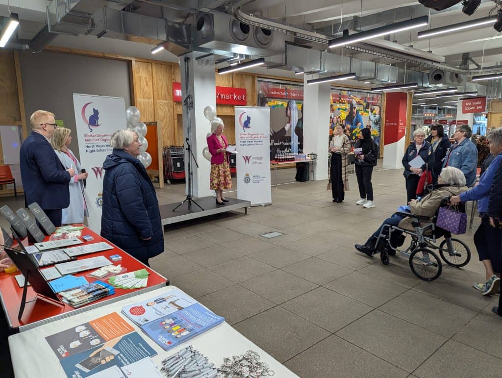 Lansio Siarter Diogelwch Menywod yn y Nos Gogledd Cymru yn Nhŷ Pawb